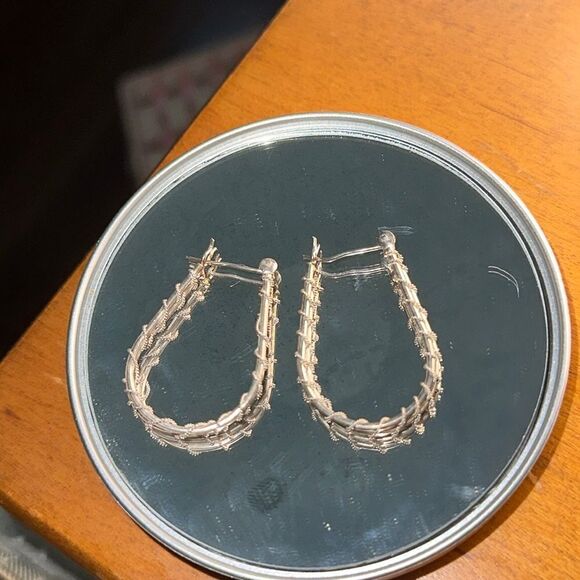Vintage silver oblong wire wrapped hoop earrings - Picture 2 of 5